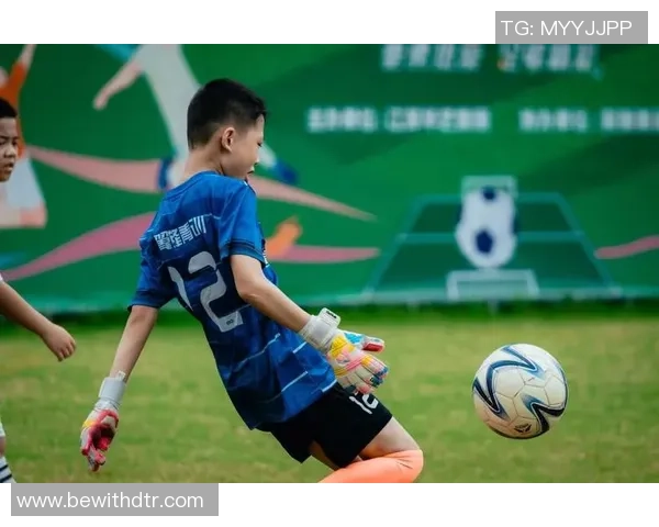 足球明星壁纸少年梦想启航追逐绿茵场上的辉煌与荣耀